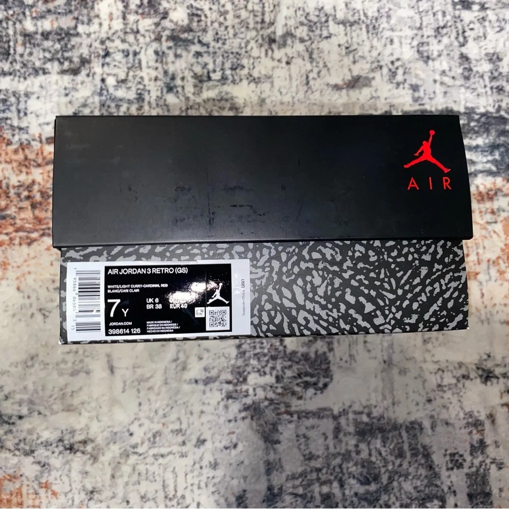 Nike Jordan 3s - Picture 3 of 3